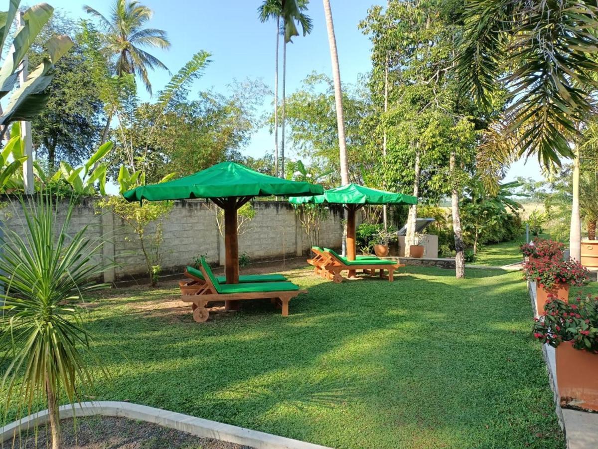 Avalon Village Resort Induruwa Eksteriør billede