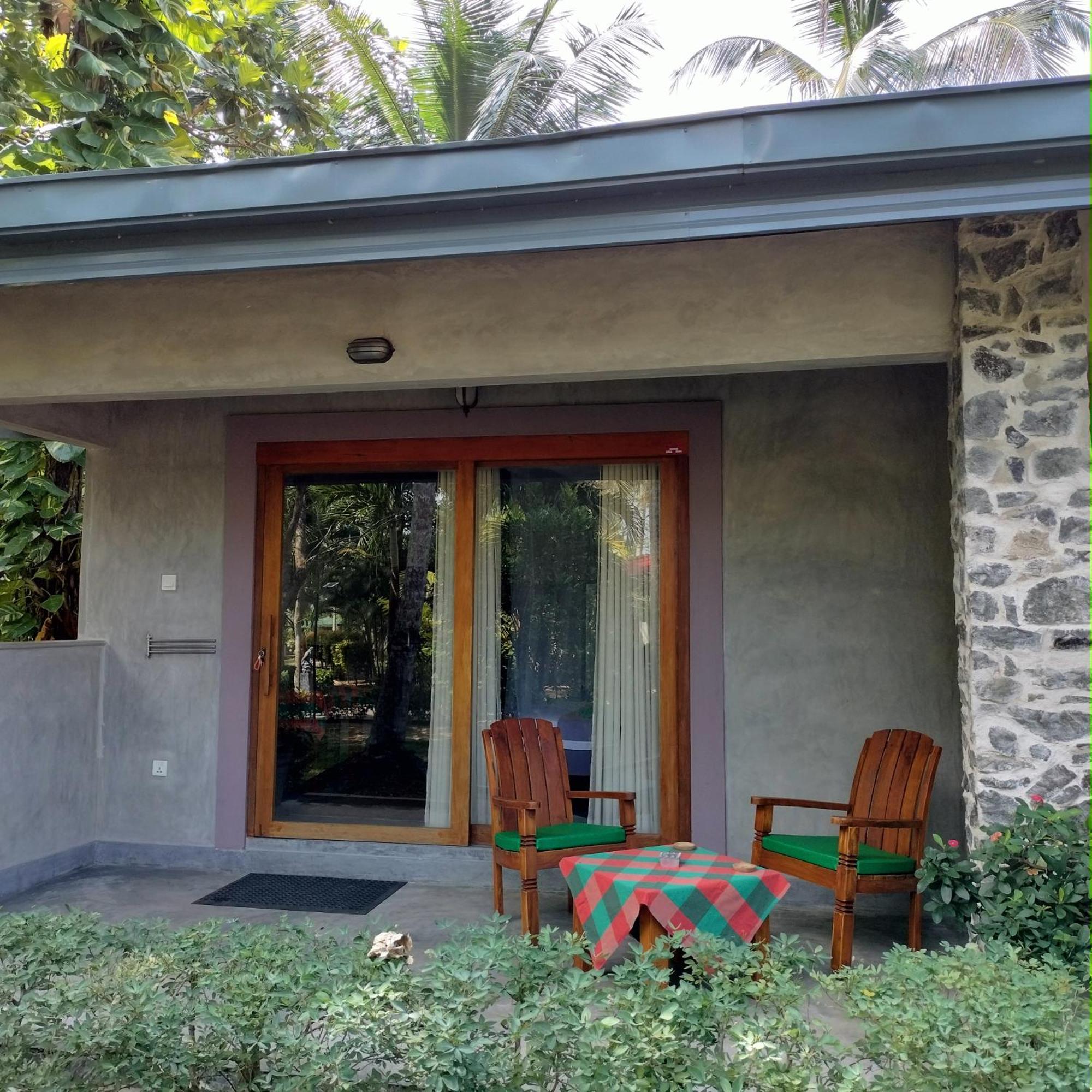 Avalon Village Resort Induruwa Eksteriør billede