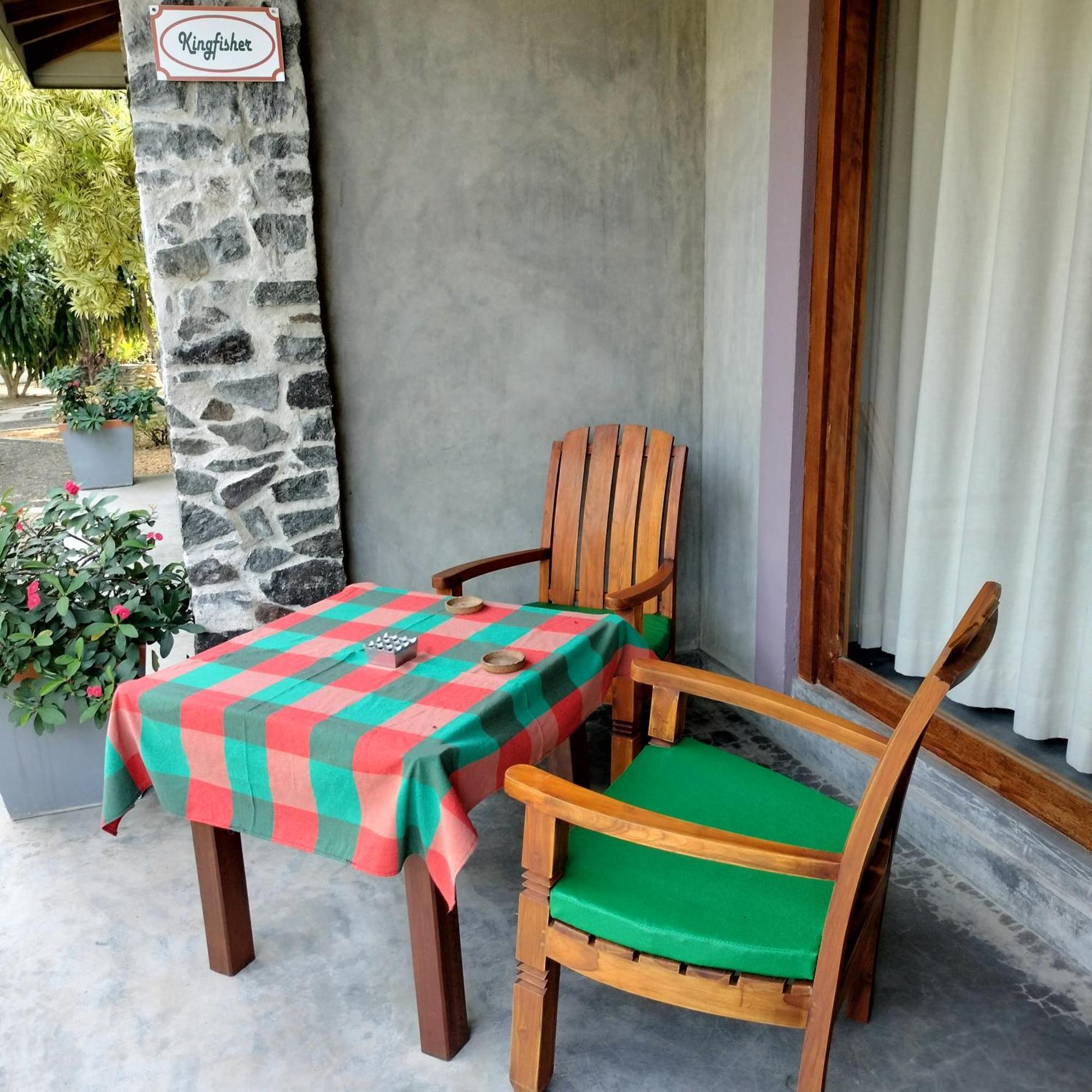 Avalon Village Resort Induruwa Eksteriør billede